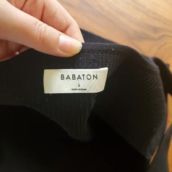 Aritzia Babaton sculpt cropped square neck tank top - Picture 3 of 6